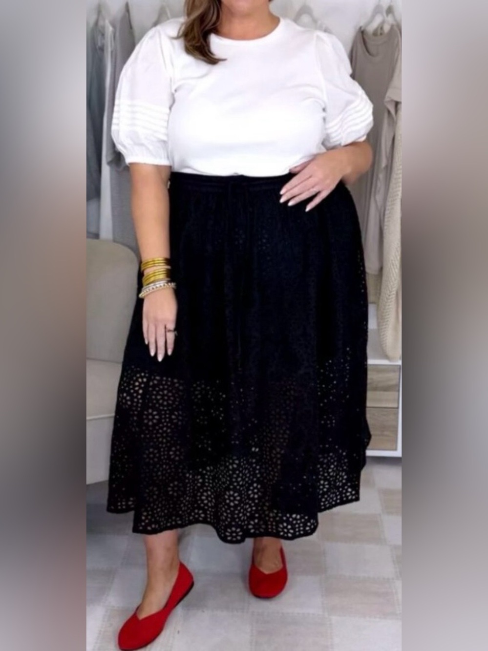 The Drop Black Eyelet Midi A-line Skirt
SIZE XXL *LIKE NEW*